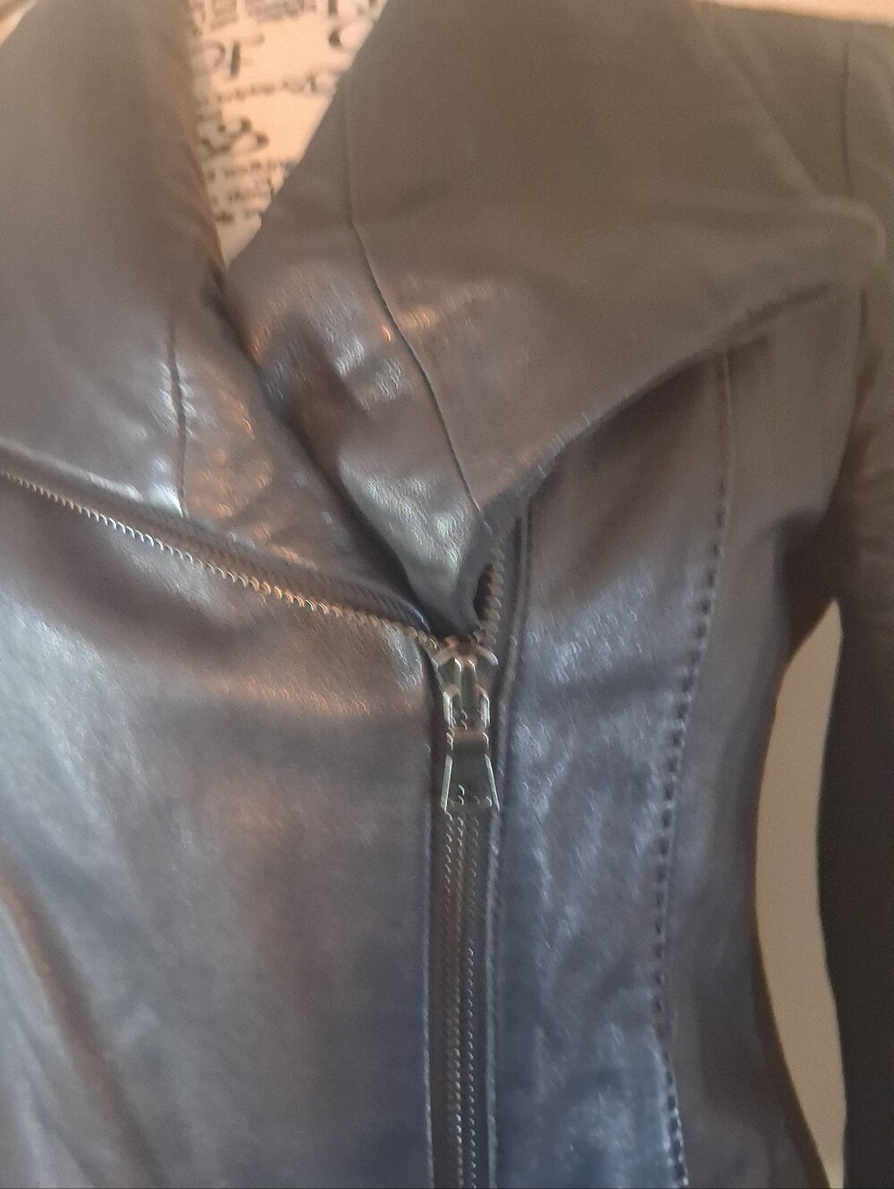 Vince Black Lamb Leather Scuba Jacket Size XS P2P 18 - Picture 3 of 10